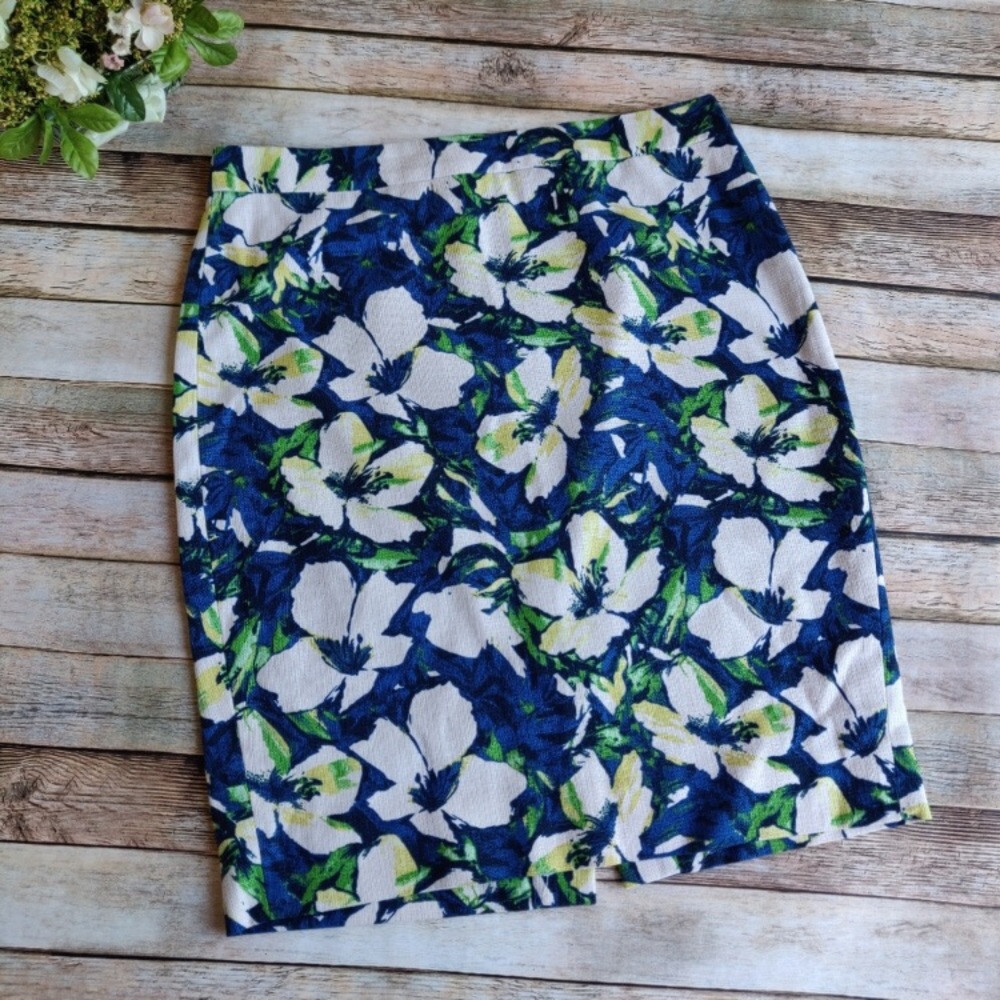 J. Crew Basketweave Floral Pencil Skirt - Picture 1 of 11